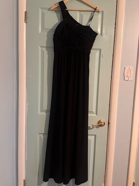 BCBGMAXAZRIA Paris Evening Dress Size 8 Black Maxi One Shoulder Slinky Gown